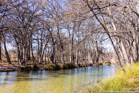 2400 Little Dry Frio Road