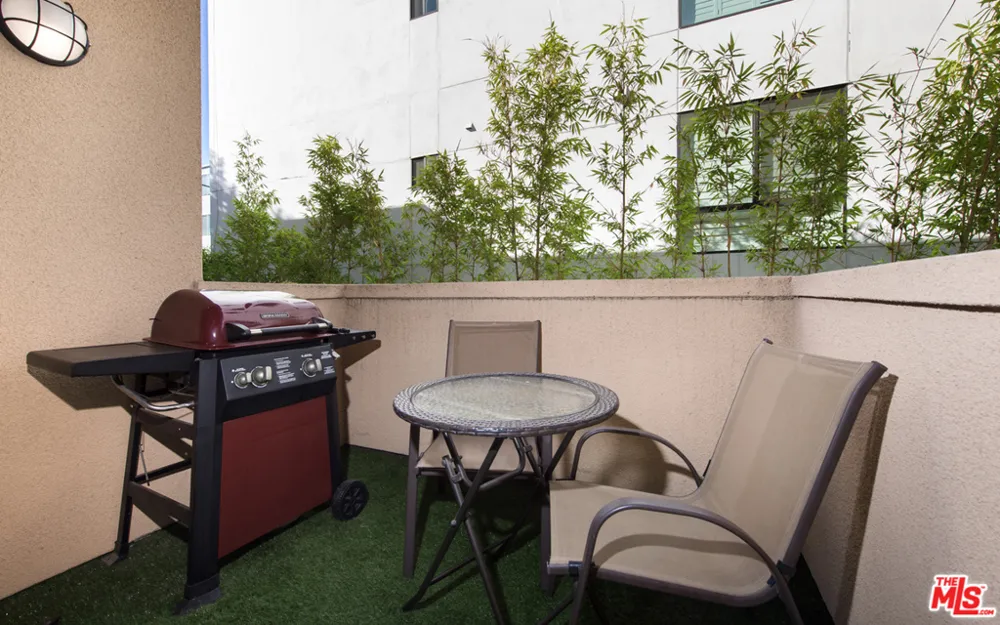 5241 Vantage Avenue #104 Valley Village, CA 91607