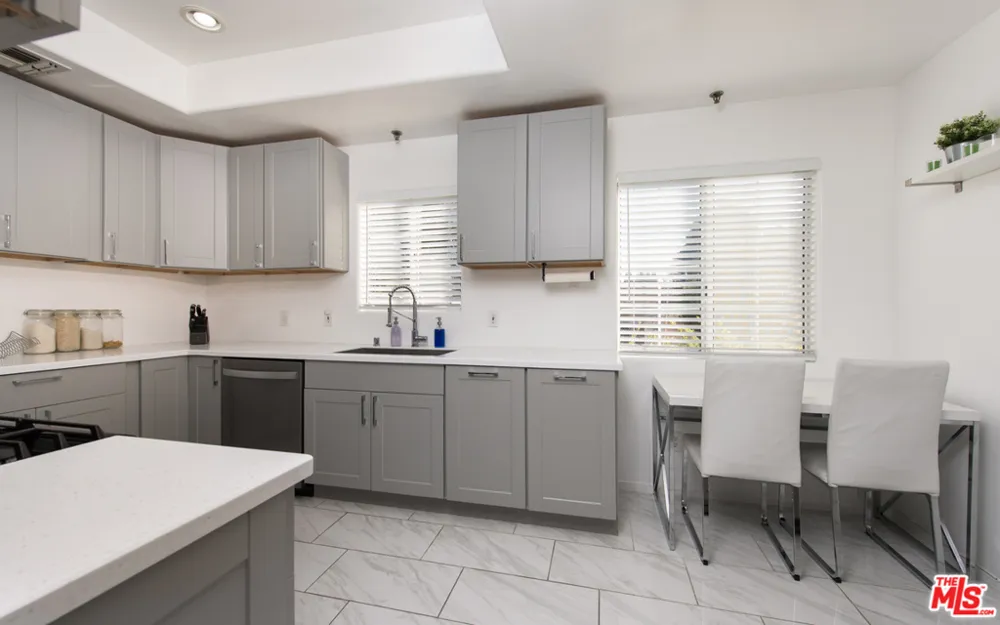 5241 Vantage Avenue #104 Valley Village, CA 91607