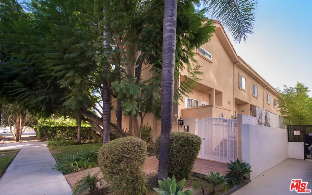 5241 Vantage Avenue #104 Valley Village, CA 91607