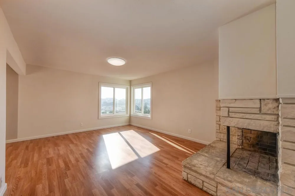 63 Minerva St. San Fernando, CA 94112