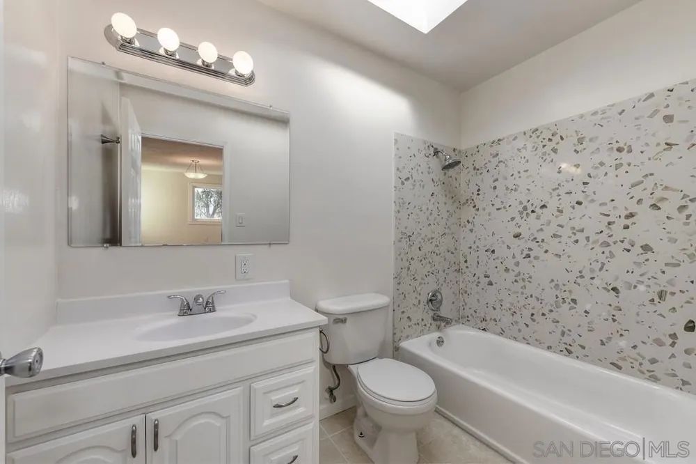 63 Minerva St. San Fernando, CA 94112