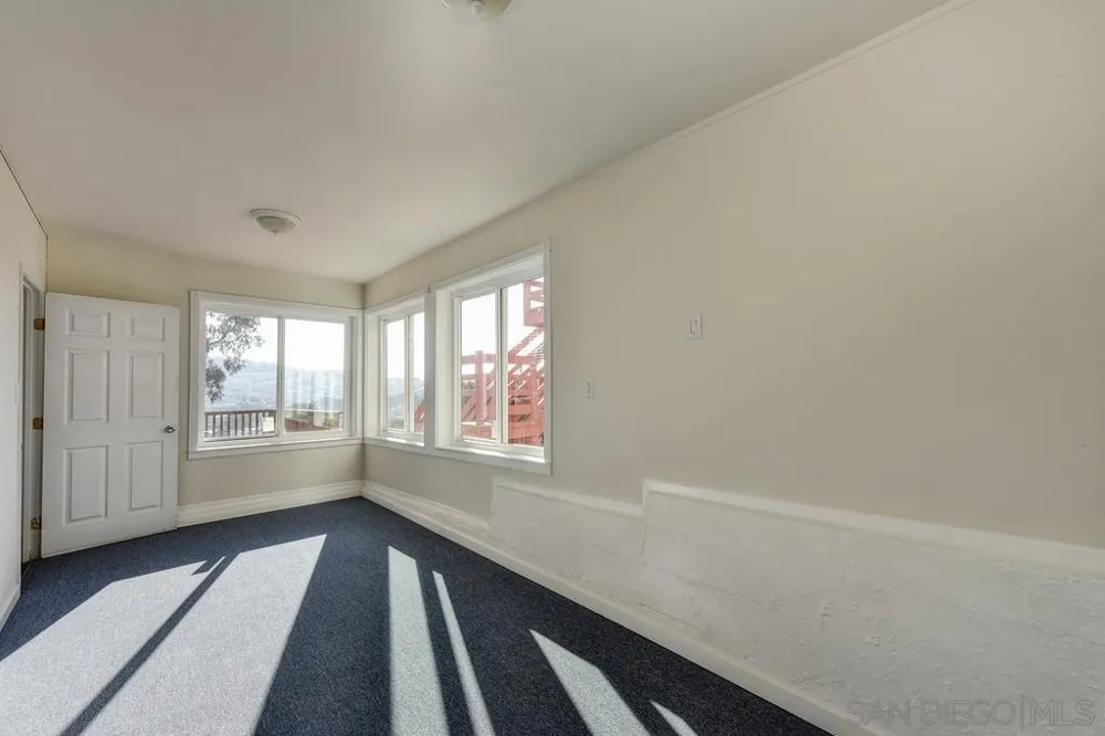 63 Minerva St. San Fernando, CA 94112