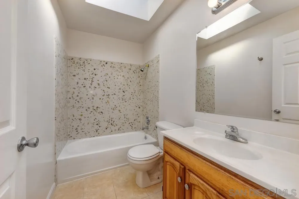 63 Minerva St. San Fernando, CA 94112