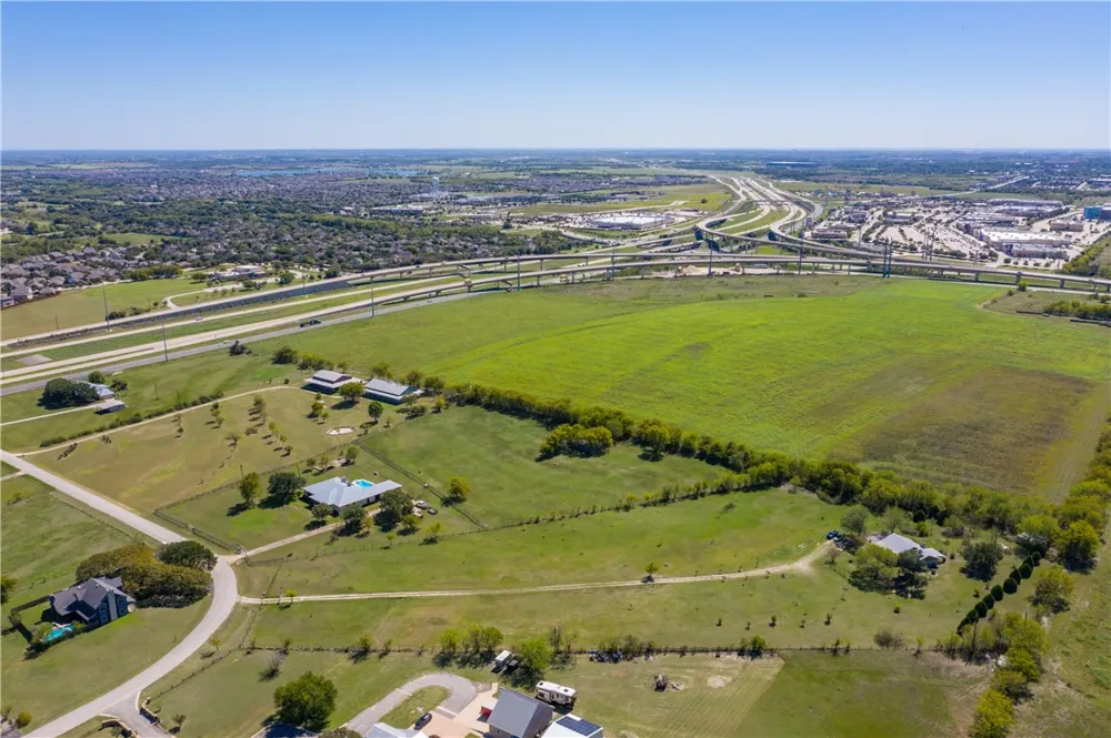 19824 Panther Drive Pflugerville, TX 78660