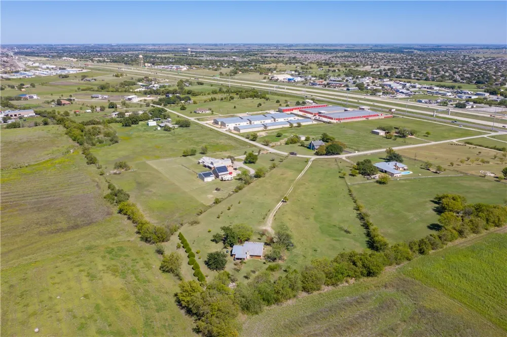 19824 Panther Drive Pflugerville, TX 78660