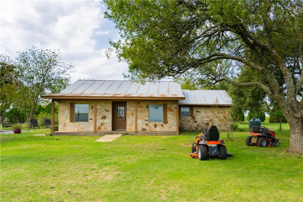19824 Panther Drive Pflugerville, TX 78660