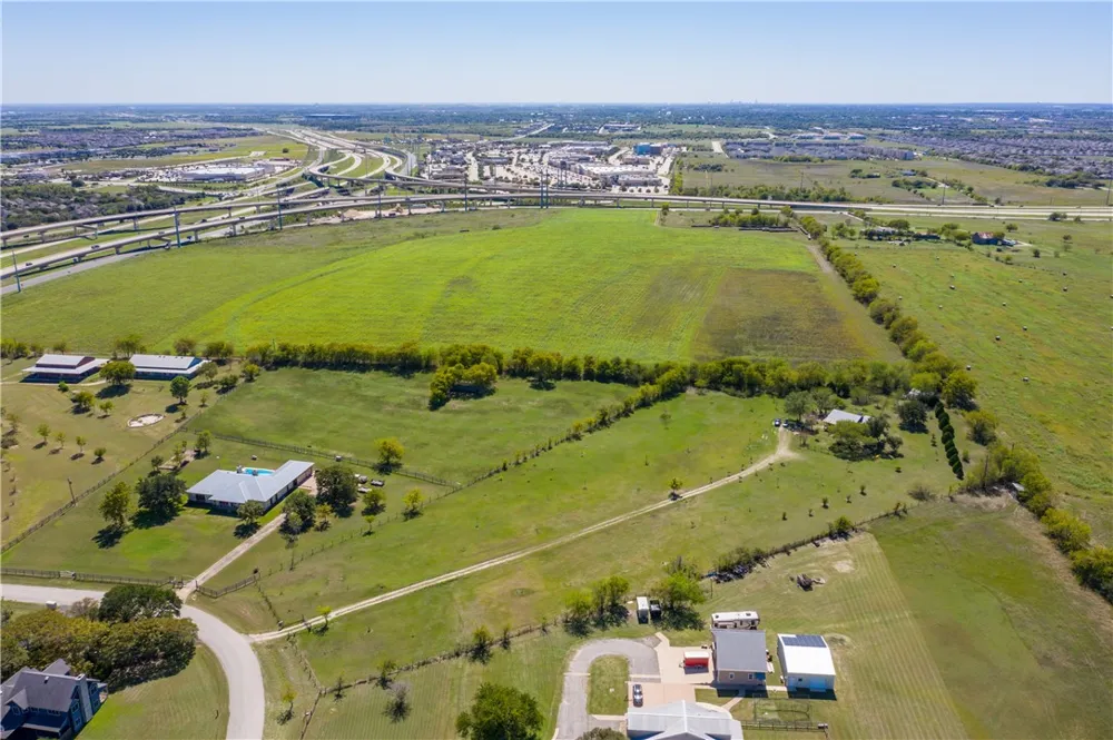 19824 Panther Drive Pflugerville, TX 78660