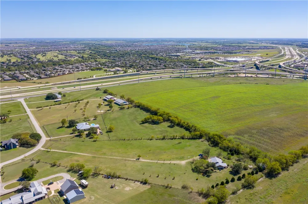 19824 Panther Drive Pflugerville, TX 78660