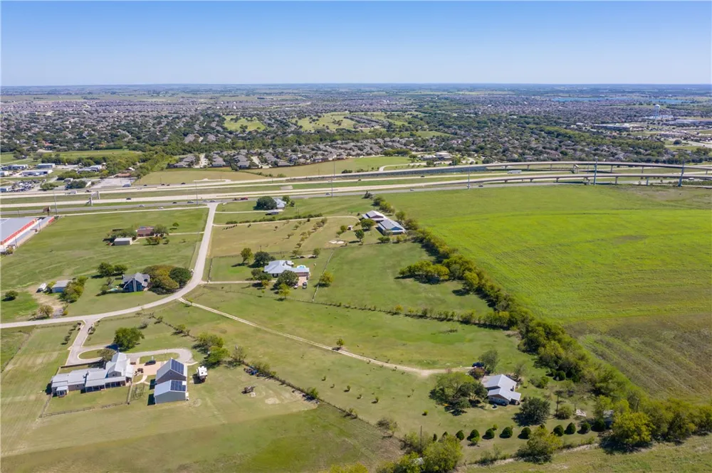 19824 Panther Drive Pflugerville, TX 78660