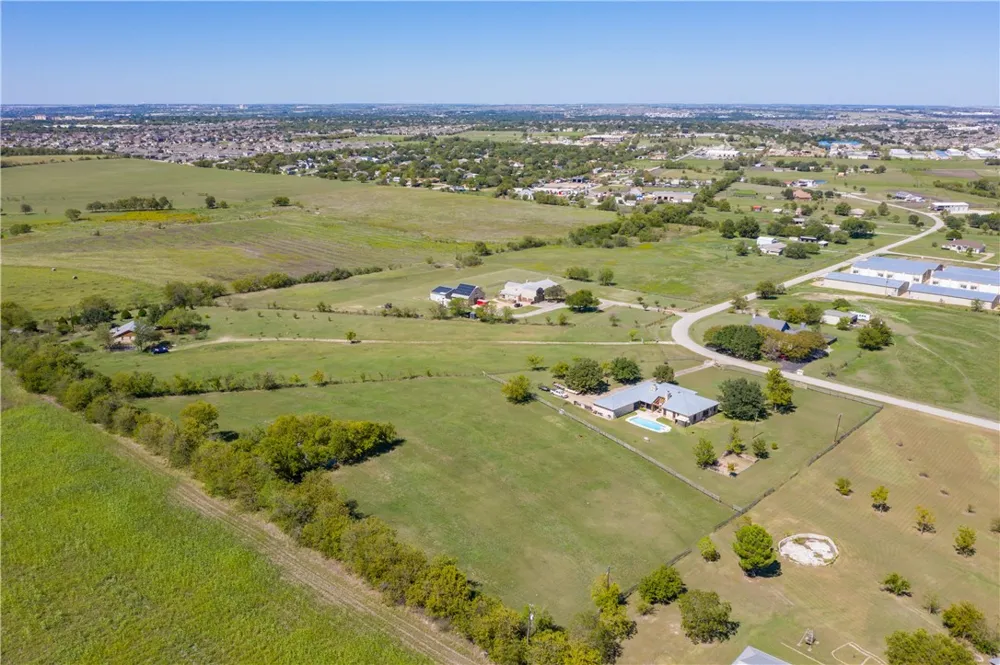 19818 Panther Drive Pflugerville, TX 78660