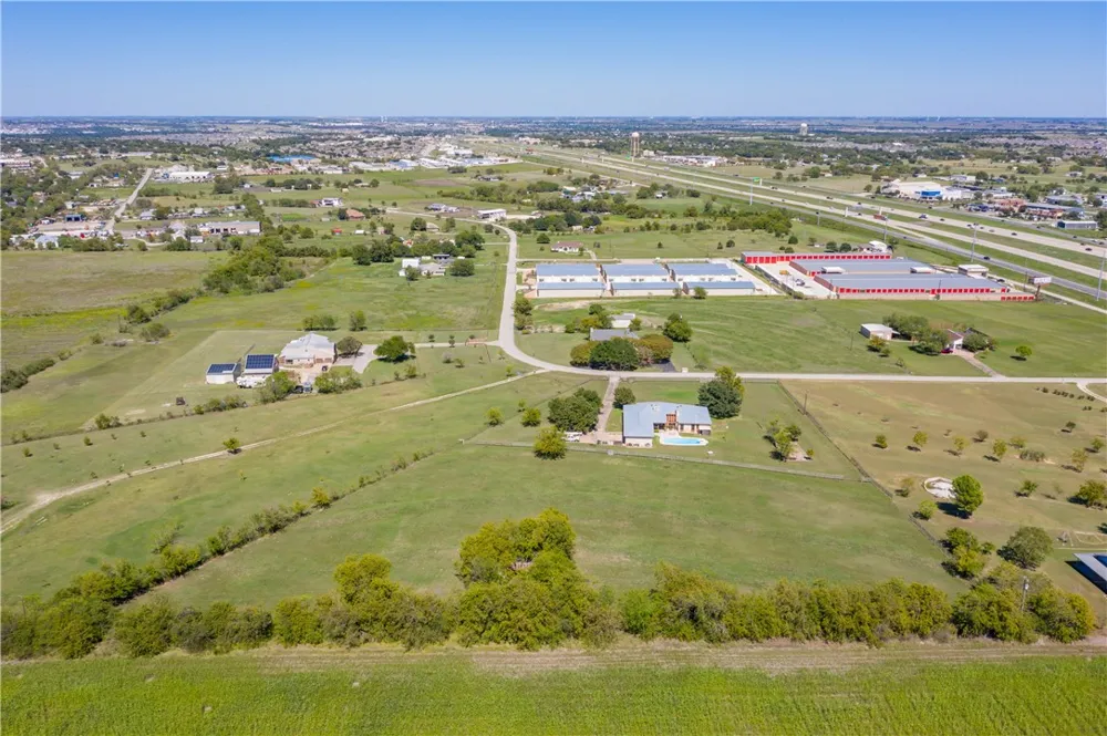 19818 Panther Drive Pflugerville, TX 78660