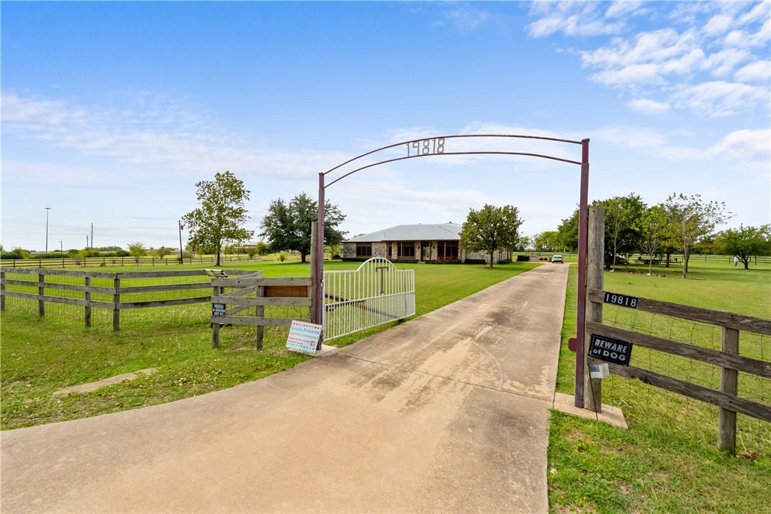 19818 Panther Drive Pflugerville, TX 78660