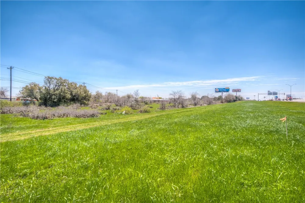 2100 Old Airport Road Georgetown, TX 78626
