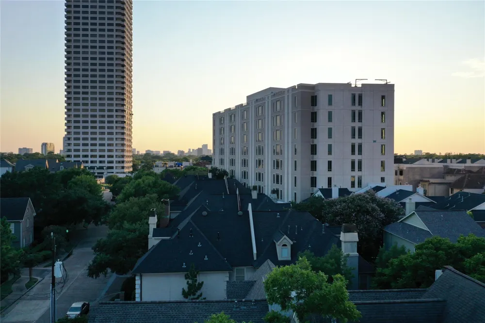 2240 Mimosa Drive #6W Houston, TX 77019