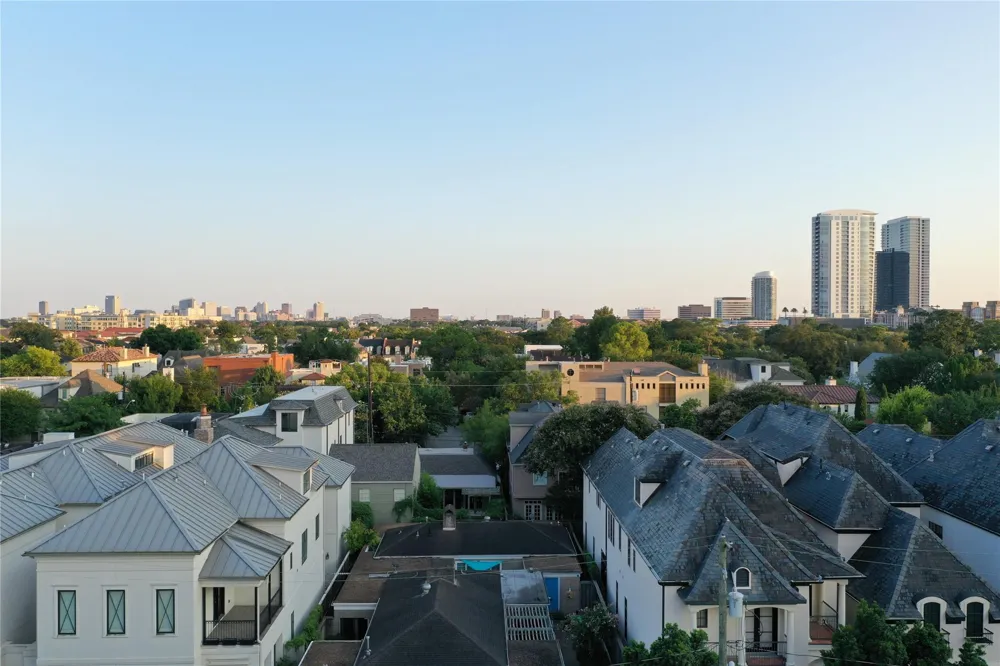 2240 Mimosa Drive #6W Houston, TX 77019