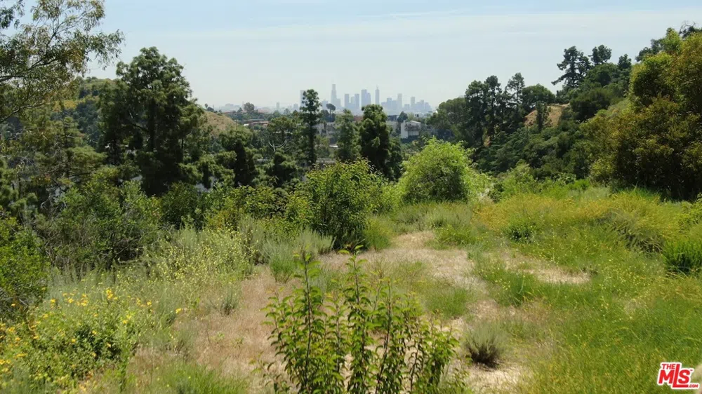 2864 E Cahuenga Blvd Los Angeles, CA 90068
