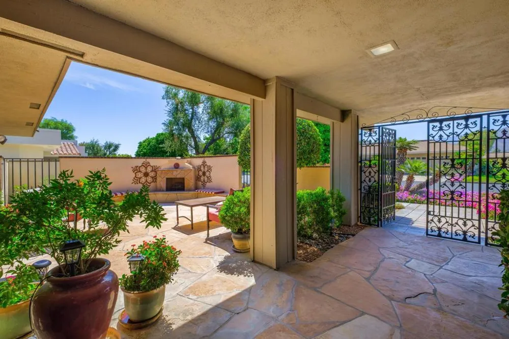 30 Columbia Drive Rancho Mirage, CA 92270