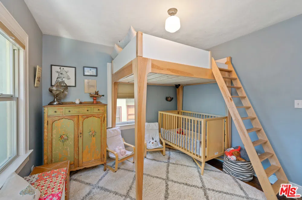 2146 Beachwood Terrace Los Angeles, CA 90068