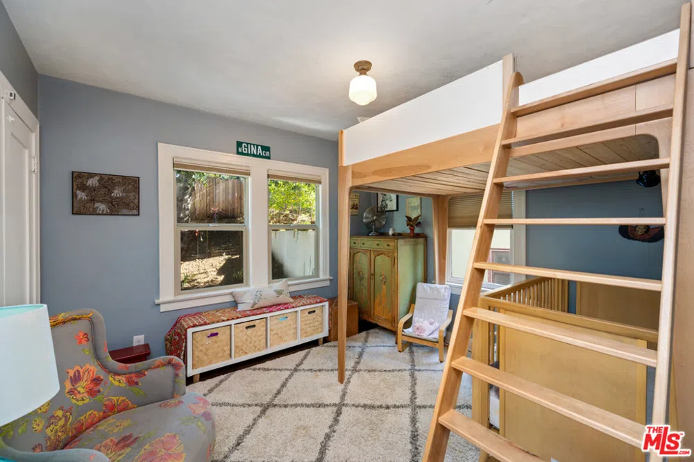 2146 Beachwood Terrace Los Angeles, CA 90068