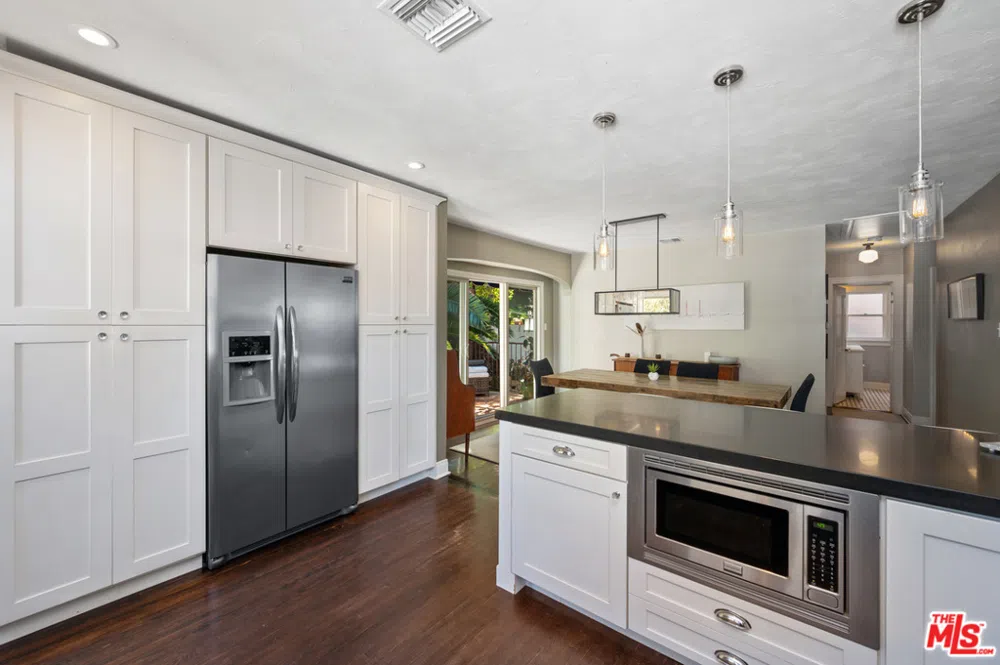 2146 Beachwood Terrace Los Angeles, CA 90068
