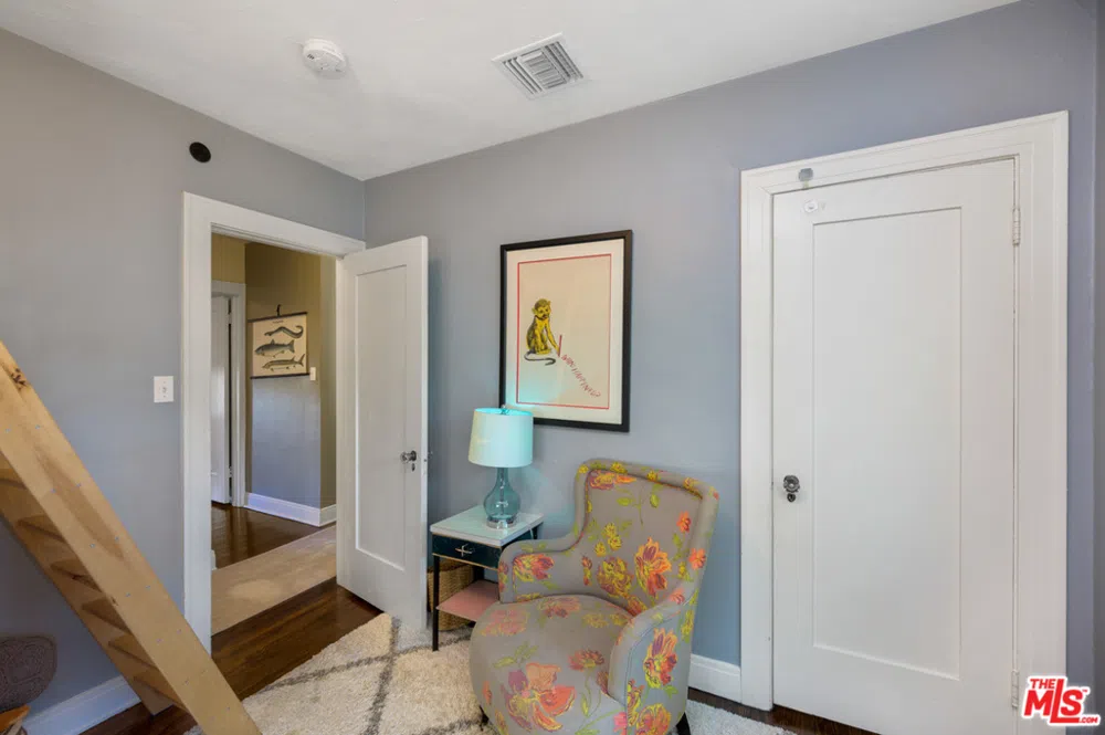 2146 Beachwood Terrace Los Angeles, CA 90068