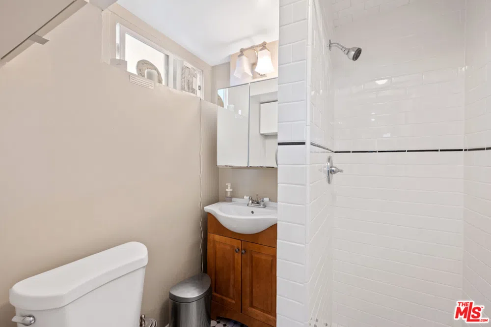 2146 Beachwood Terrace Los Angeles, CA 90068