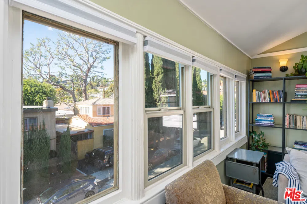 2146 Beachwood Terrace Los Angeles, CA 90068