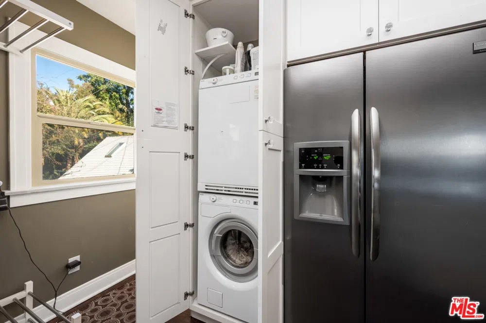 2146 Beachwood Terrace Los Angeles, CA 90068