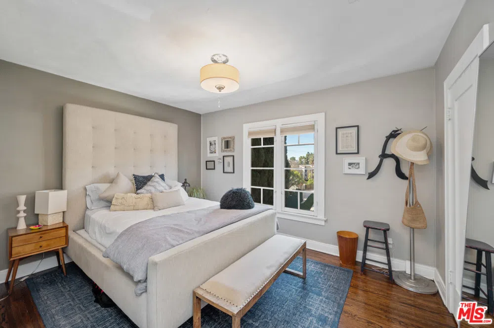 2146 Beachwood Terrace Los Angeles, CA 90068