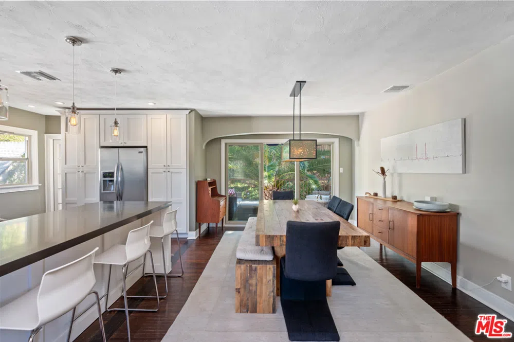 2146 Beachwood Terrace Los Angeles, CA 90068