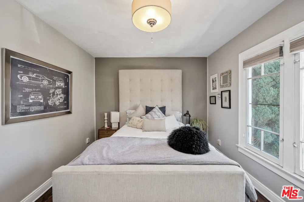 2146 Beachwood Terrace Los Angeles, CA 90068