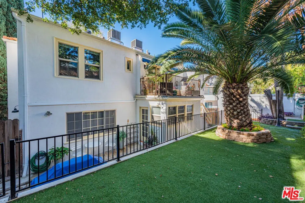 2146 Beachwood Terrace Los Angeles, CA 90068