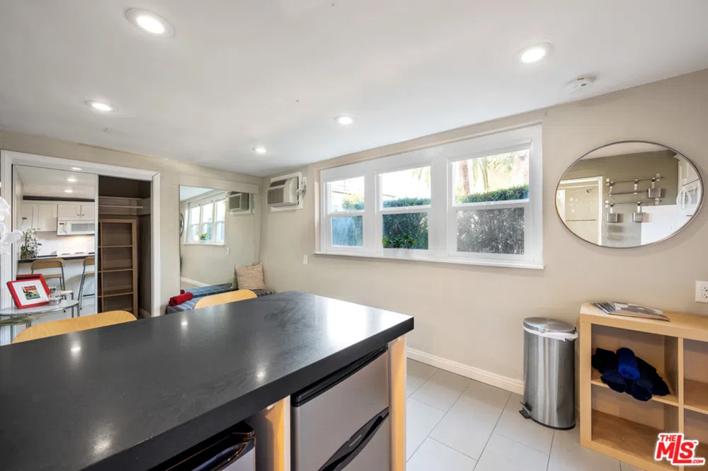 2146 Beachwood Terrace Los Angeles, CA 90068