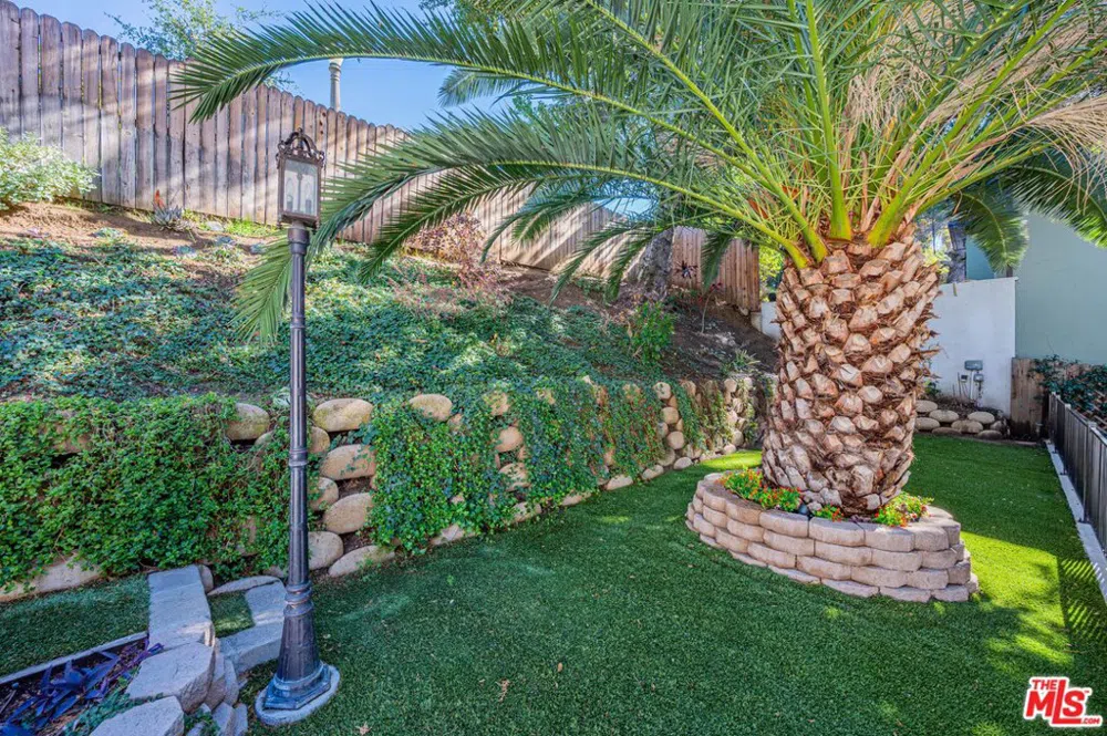 2146 Beachwood Terrace Los Angeles, CA 90068