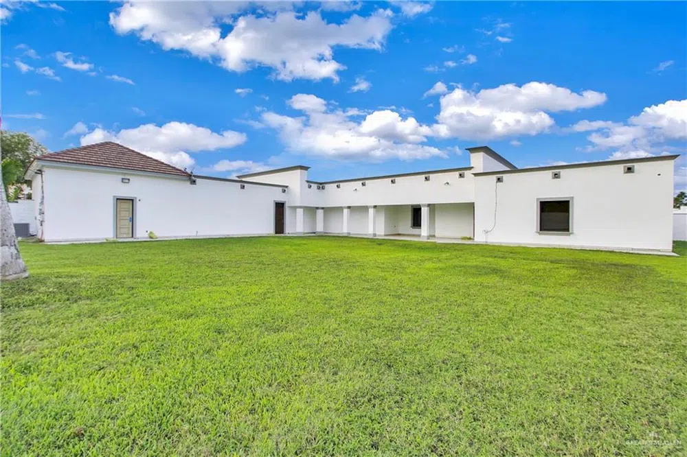 2614 E Griffin Parkway Mission, TX 78572