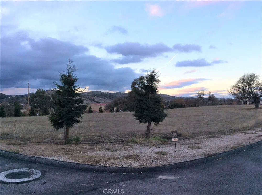 1320 Fire Rock Loop Templeton, CA 93465