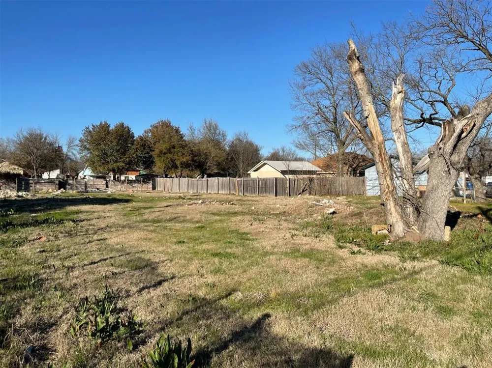 2 Fairport Road Dallas, TX 75217