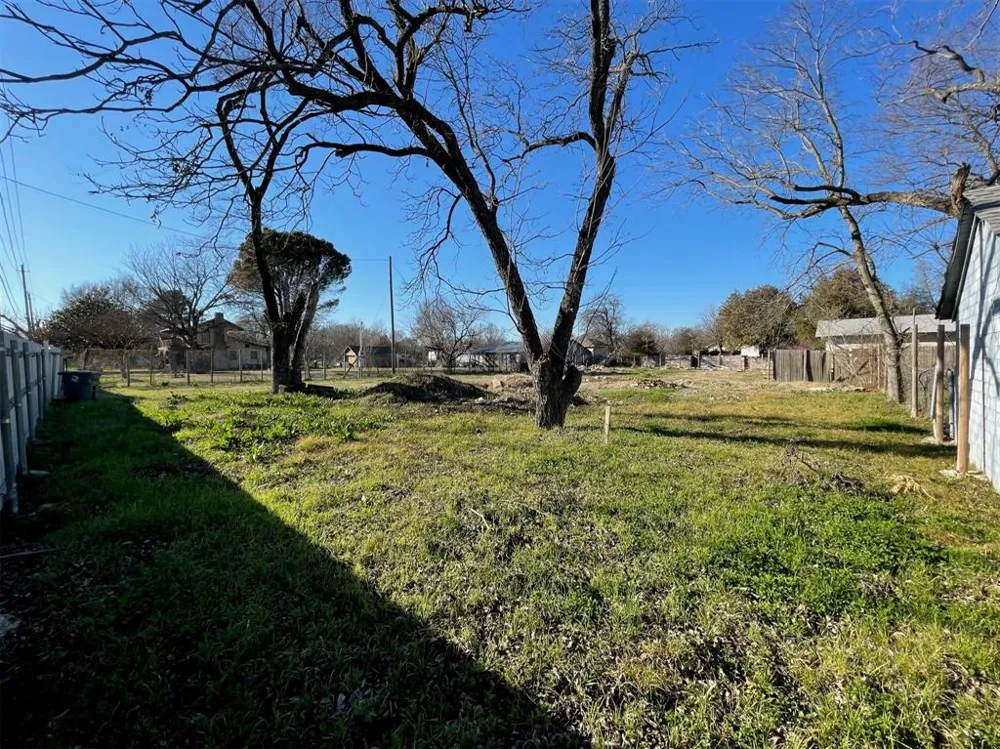 2 Fairport Road Dallas, TX 75217