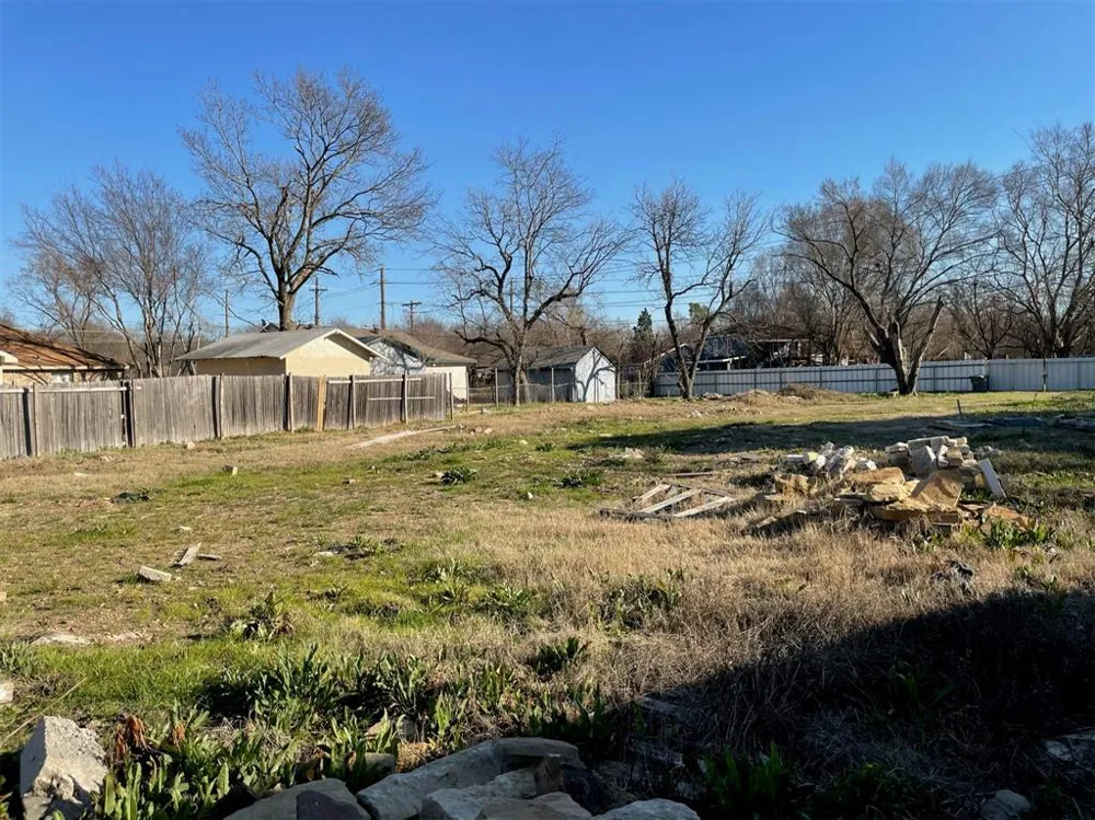 2 Fairport Road Dallas, TX 75217