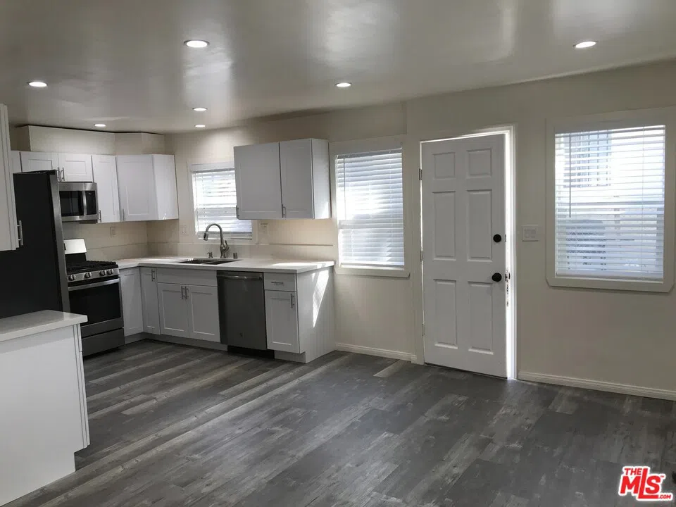 802 Dillon Street Los Angeles, CA 90026