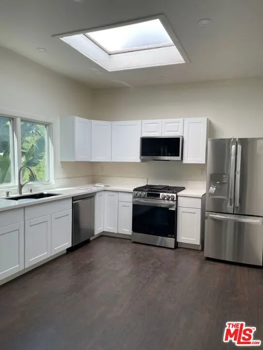 802 Dillon Street Los Angeles, CA 90026