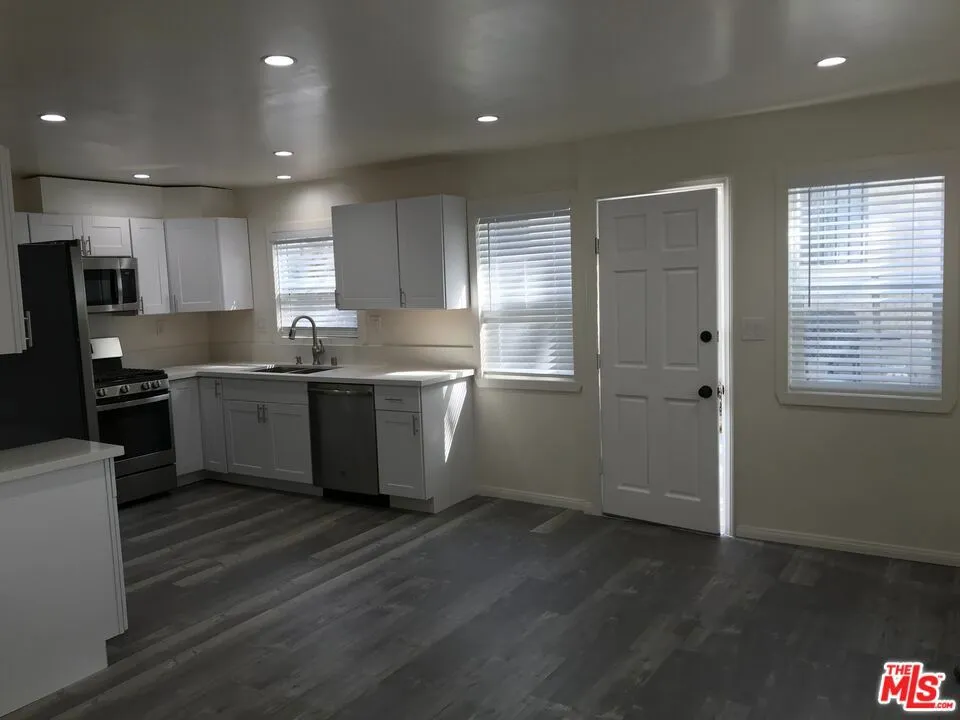 802 Dillon Street Los Angeles, CA 90026