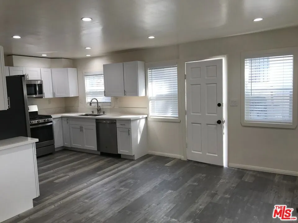 802 Dillon Street Los Angeles, CA 90026