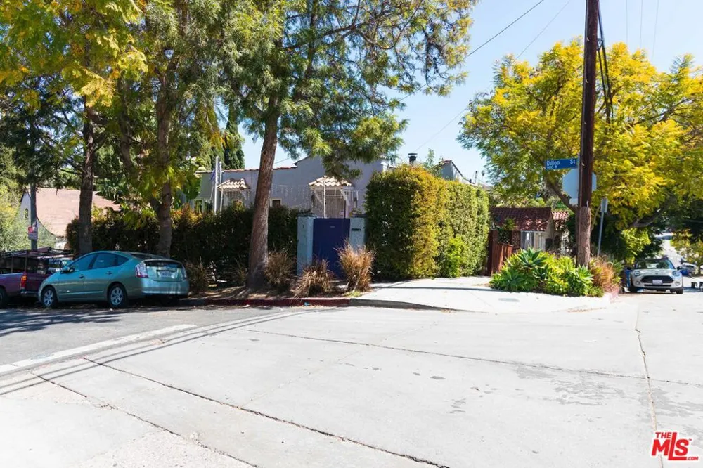 802 Dillon Street Los Angeles, CA 90026