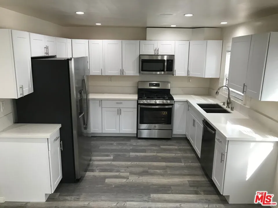 802 Dillon Street Los Angeles, CA 90026