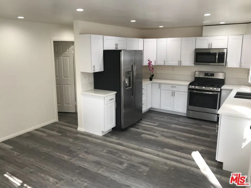 802 Dillon Street Los Angeles, CA 90026