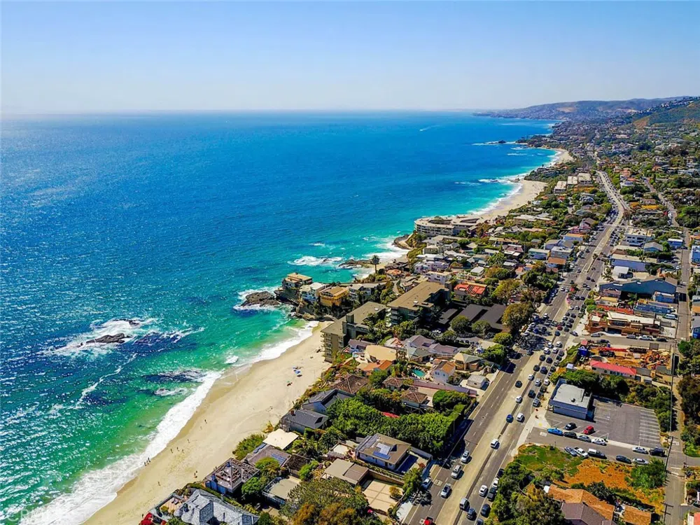 31755 Coast #412 Laguna Beach, CA 92651