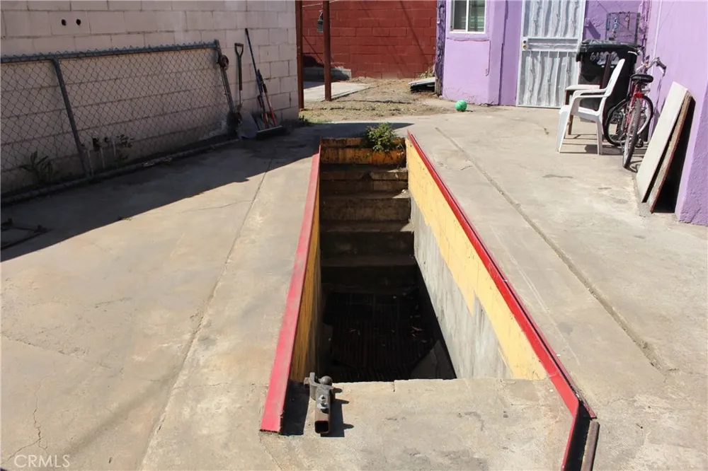 6101 Clara Street Bell Gardens, CA 90201