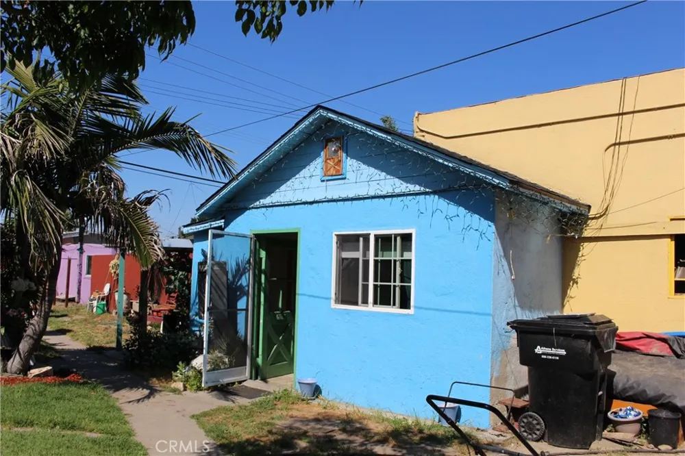 6101 Clara Street Bell Gardens, CA 90201